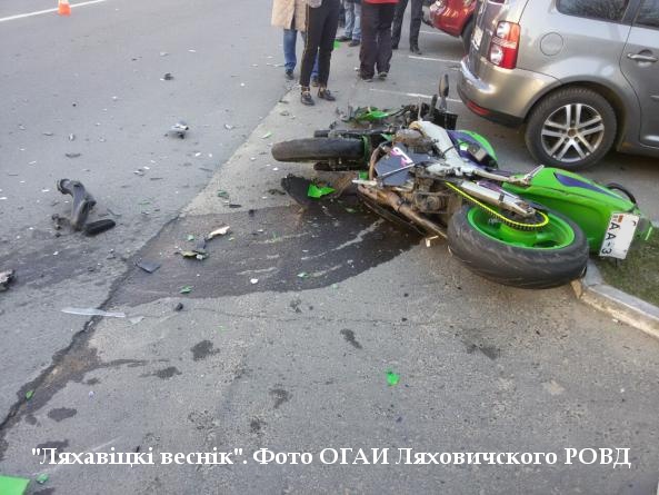 Авария в Ляховичах: автомобиль столкнулся с мотоциклом