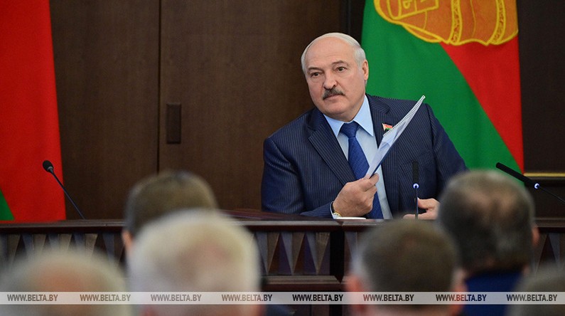 Александр Лукашенко — управленцам: если кто-то не тянет, надо будет уходить