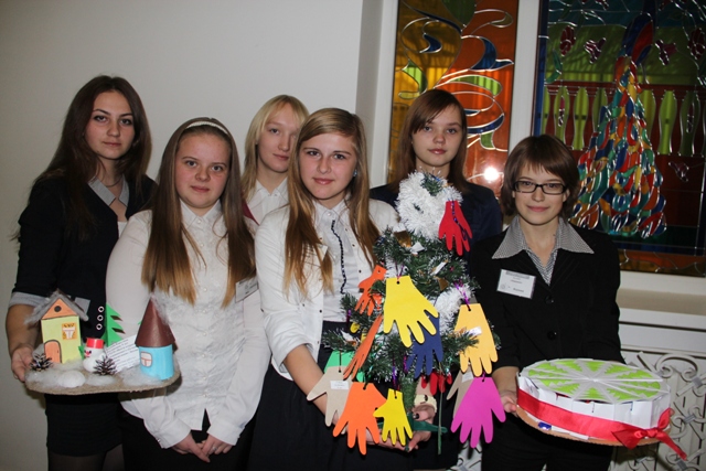 Паўдзельнічаць у дабрачынным мерапрыемстве запрашалі валанцёры з СШ№1