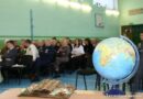 Фотофакт. Сегодня во всех школах Ляховичского района встречают своих выпускников