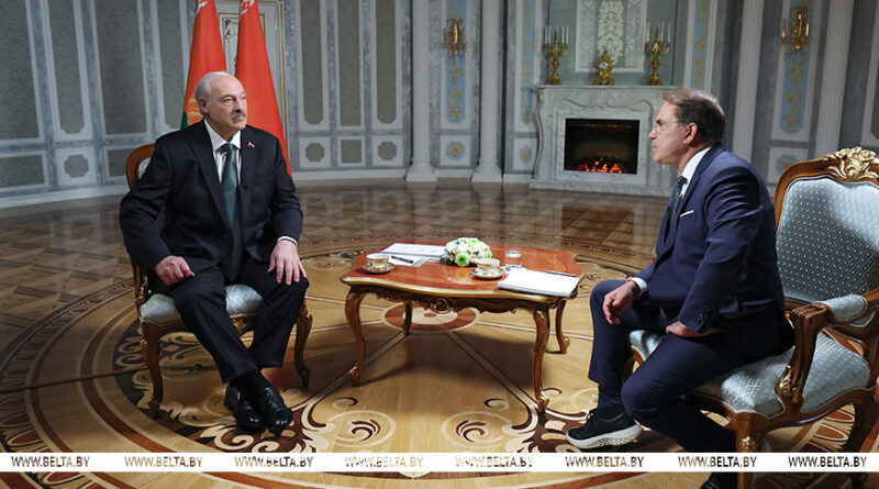 Александр Лукашенко дал интервью журналисту телеканала RT Рику Санчесу
