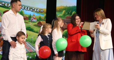 В Ляховичском ГДК прошла концертная программа «Тепло родного очага
