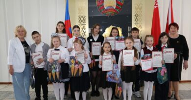 В Ляховичах наградили победителей  районного этапа конкурса детского рисунка «Нам мир завещано беречь»