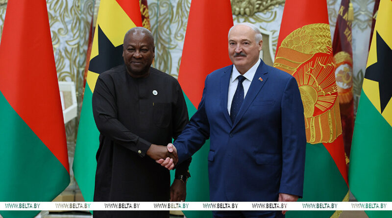 Лукашенко заявил о начале новой главы в двустороннем сотрудничестве Беларуси и Ганы Лукашенко заявил о начале новой главы в двустороннем сотрудничестве Беларуси и Ганы