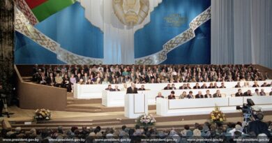 Пяцігодка станаўлення. НАСУСТРАЧ УНС: 2001 ГОД