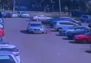 Автомобиль сбил ребенка на парковке в Ивацевичах Автомобиль сбил ребенка на парковке в Ивацевичах