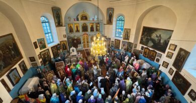 Сегодня, в канун Преображения Господня, крестоходцы выходят из Свято-Успенского Жировичского монастыря