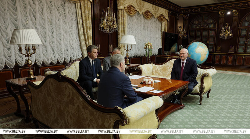 Лукашенко подчеркнул заинтересованность Беларуси в совместном с Россией развитии самолетостроения