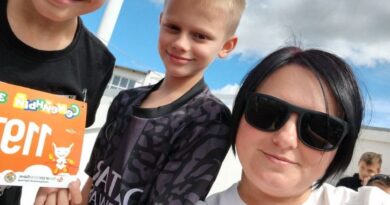 Савелий и Ярослав Шушпанниковы вместе с мамой приняли участие в семейном забеге «Ляховичские мили добра» Савелий и Ярослав Шушпанниковы вместе с мамой приняли участие в семейном забеге «Ляховичские мили добра»