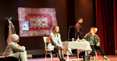 В прошлую пятницу Ляховичский городской Дом культуры пригласил земляков на спектакль-фантасмагорию